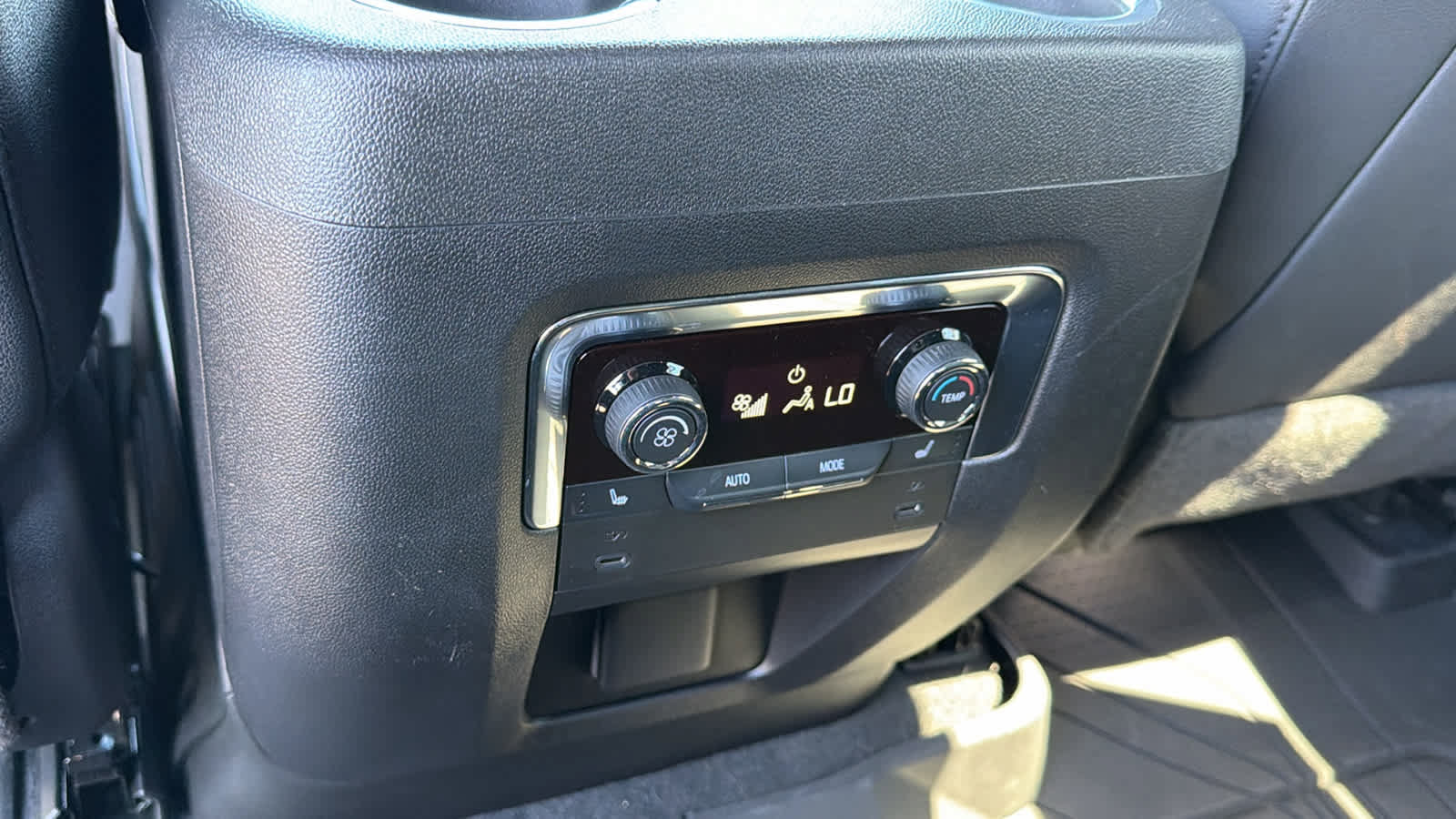 Certified 2026 Chevrolet Tahoe Premier AWD/4WD image 25