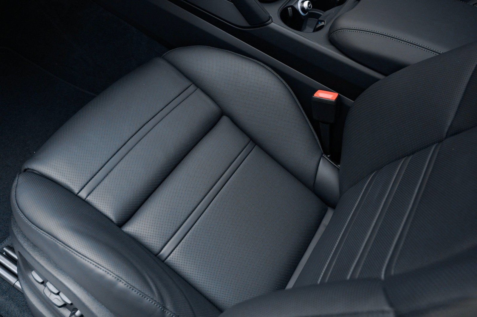 New 2026 Porsche Cayenne GTS image 15