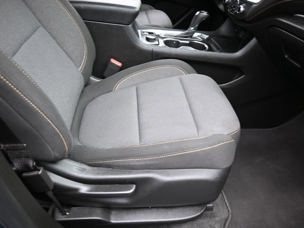 Used 2020 Chevrolet Traverse LS image 38