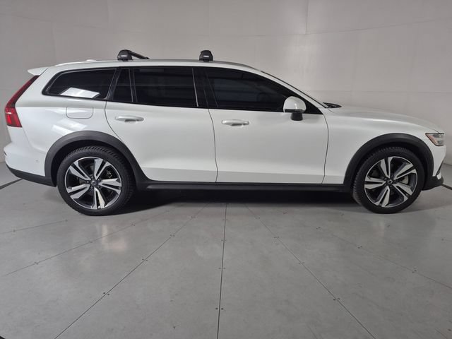 Used 2023 Volvo V60 B5 Cross Country Plus w/ Climate Package AWD/4WD image 5