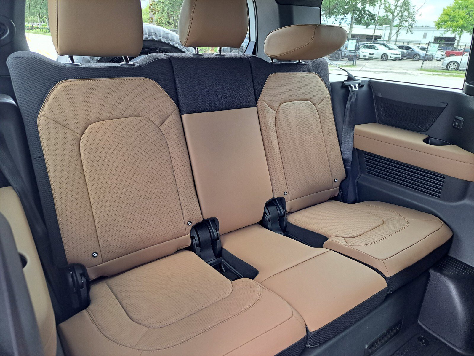 New 2025 Land Rover Defender 130 V8 image 6