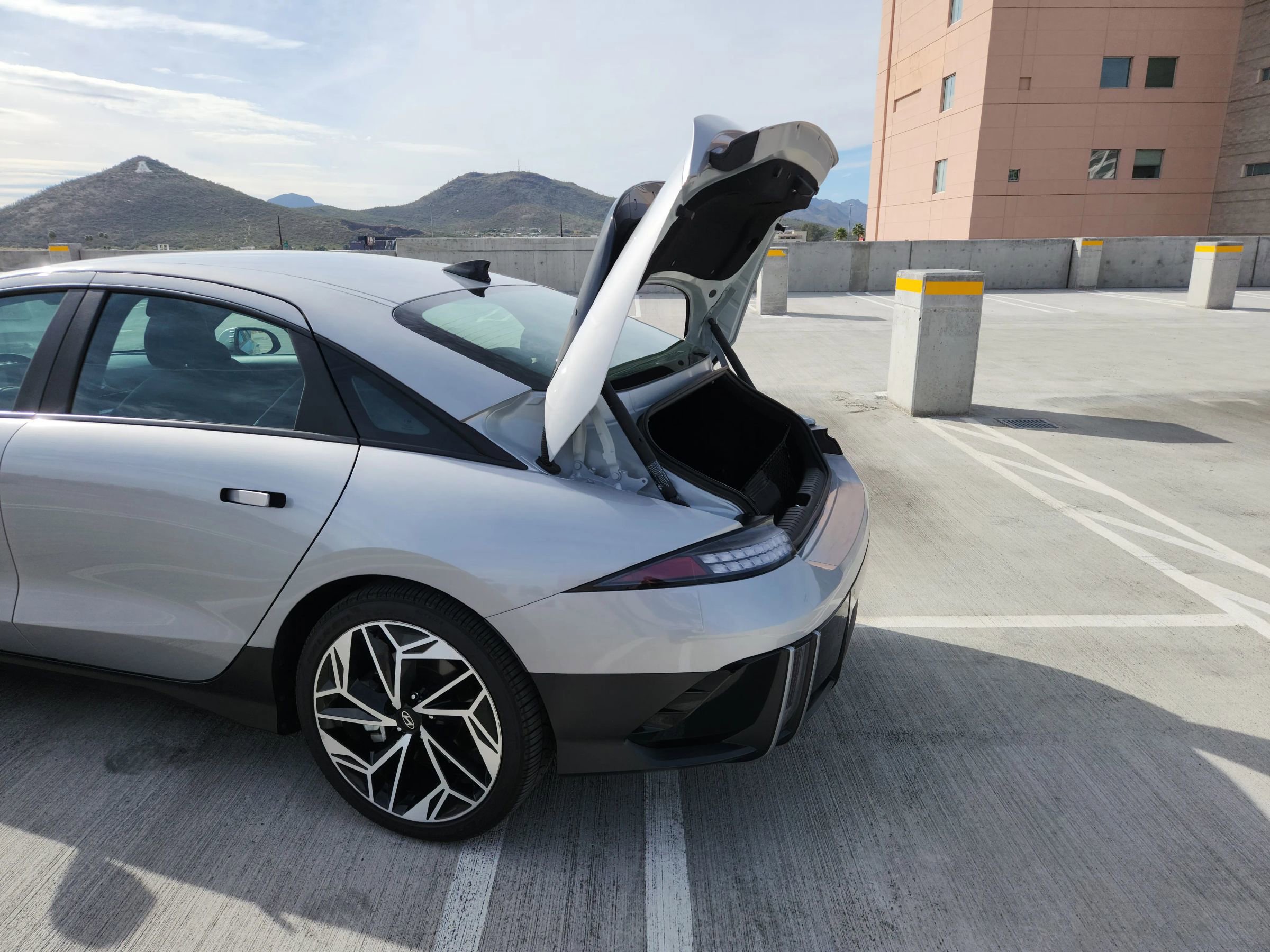 Used 2023 Hyundai Ioniq 6 SEL image 29