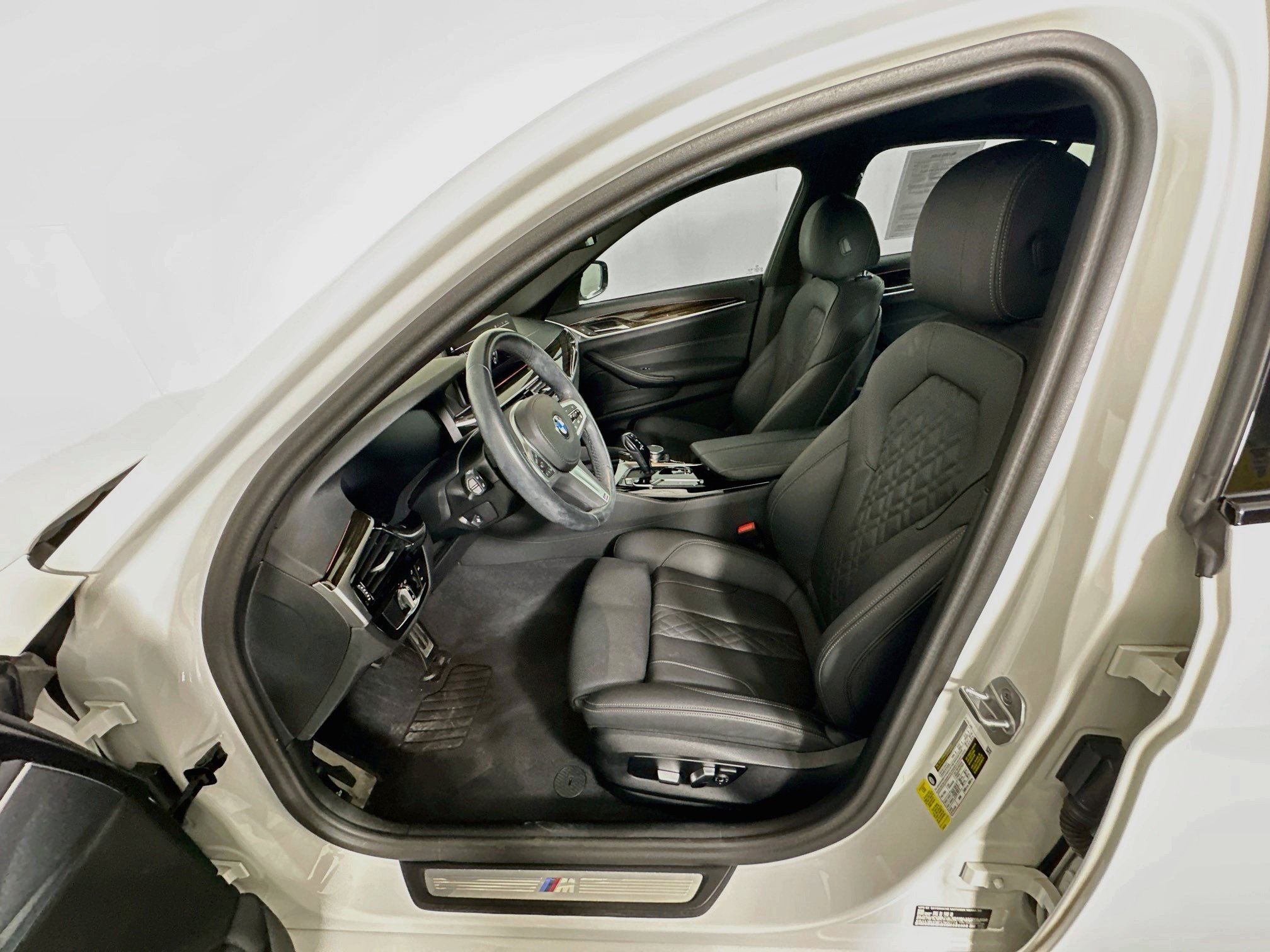 Used 2023 BMW 530i w/ M Sport Package RWD image 13