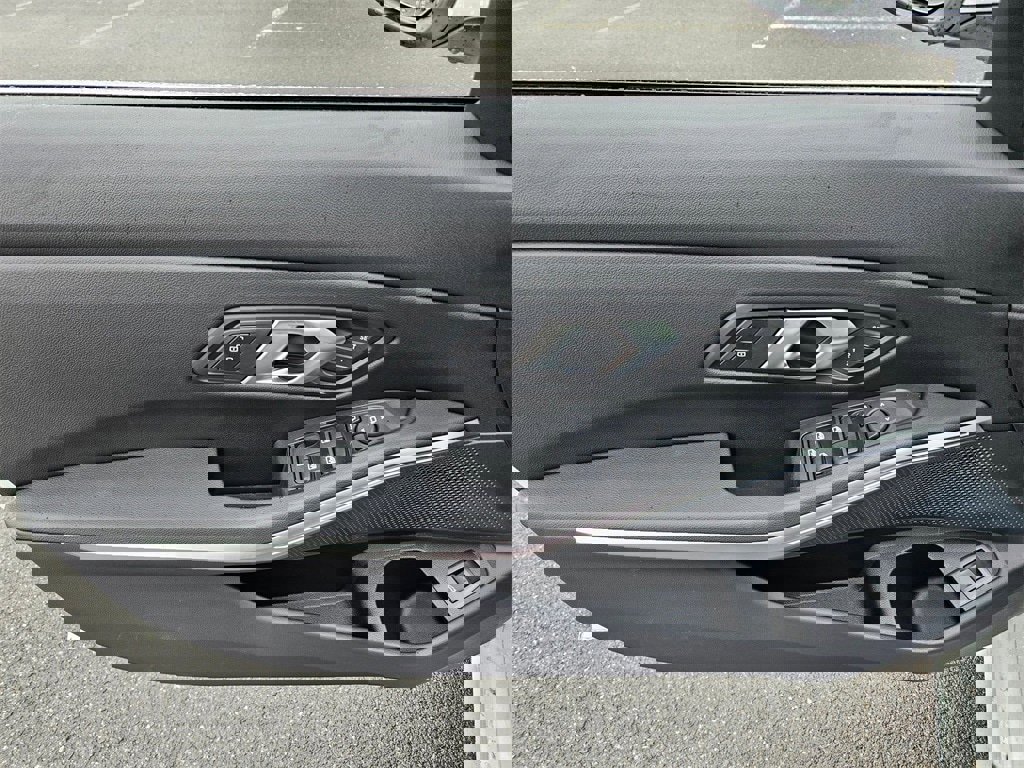 New 2025 BMW 330i xDrive Sedan w/ Premium Package image 7