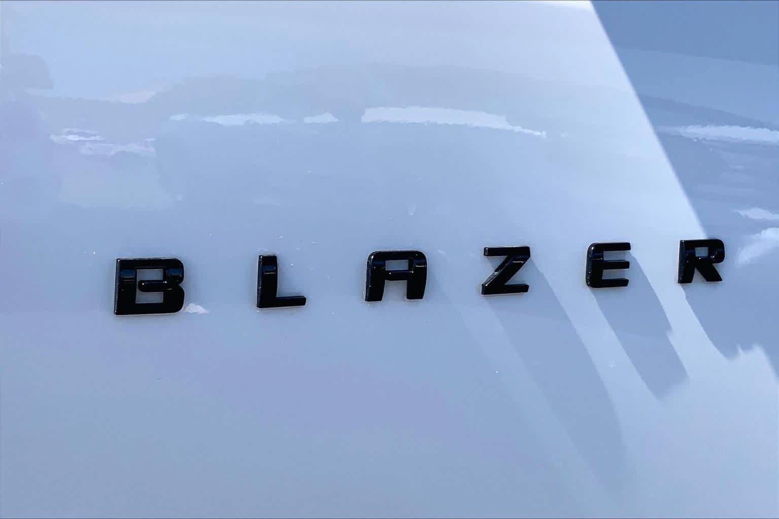 Used 2022 Chevrolet Blazer LT w/ LPO, Black Accent Package FWD image 10