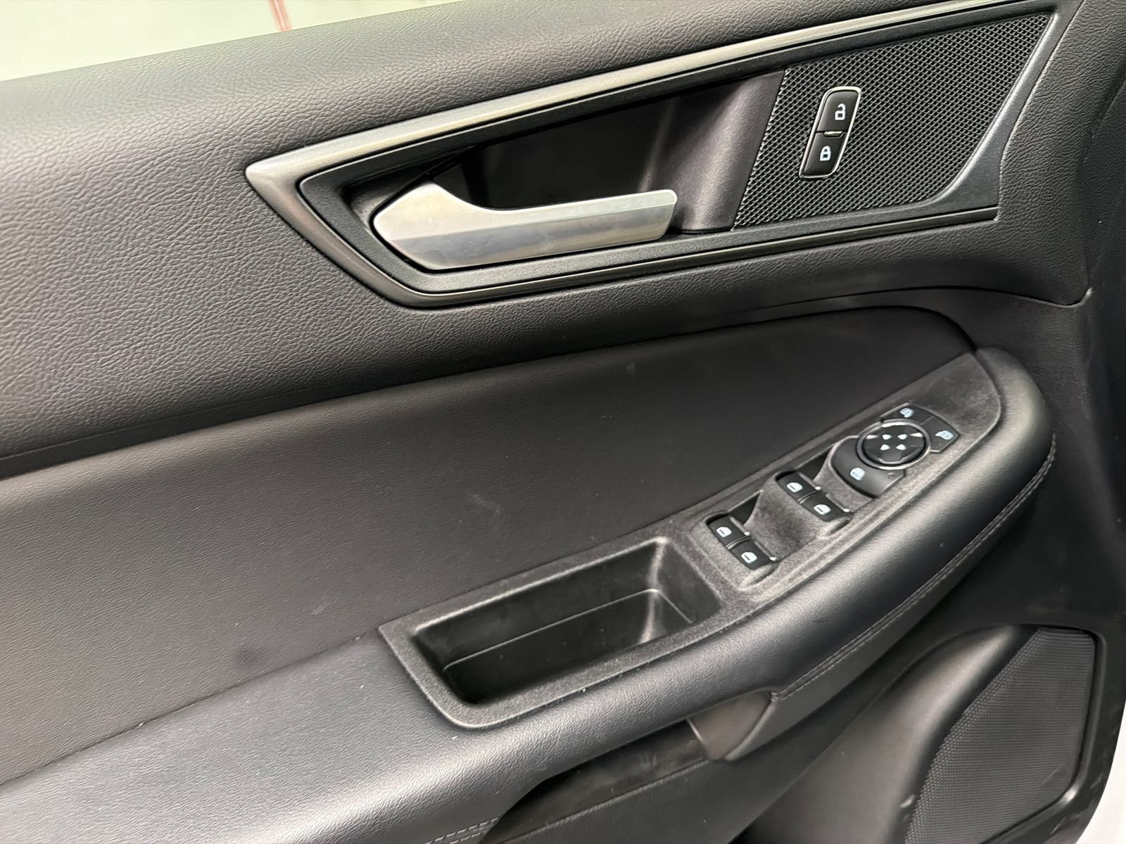 New 2024 Ford Edge SE AWD/4WD image 30