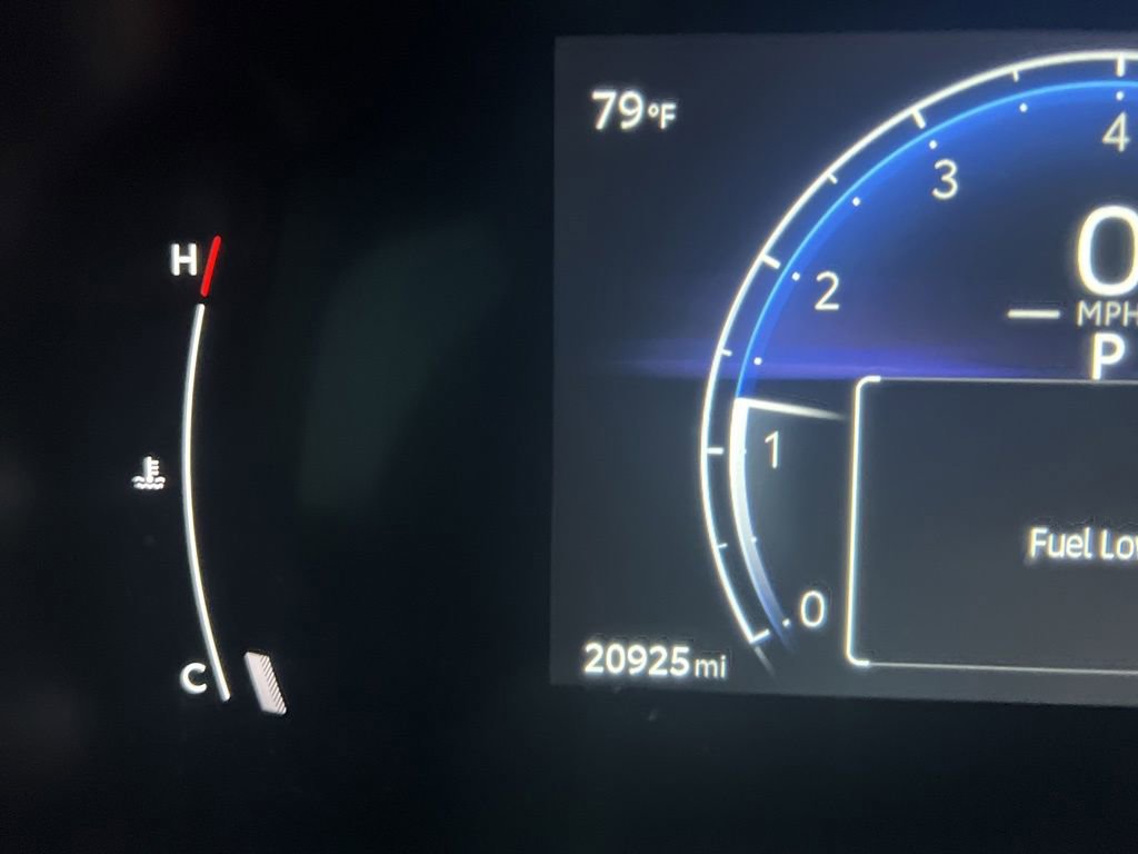 Used 2023 Toyota Corolla Cross XLE w/ Convenience Package image 7