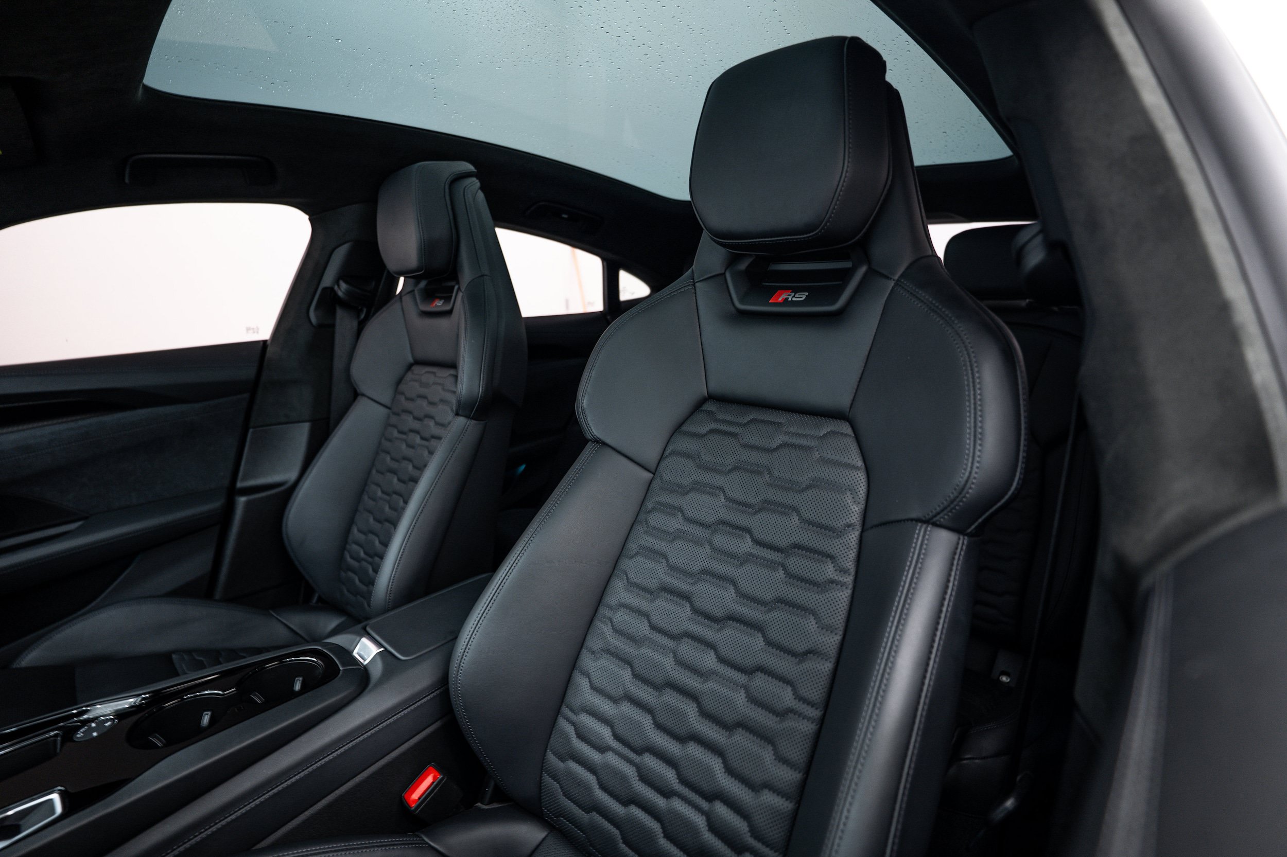 Used 2023 Audi RS e-tron GT w/ Carbon Performance Package AWD/4WD image 19