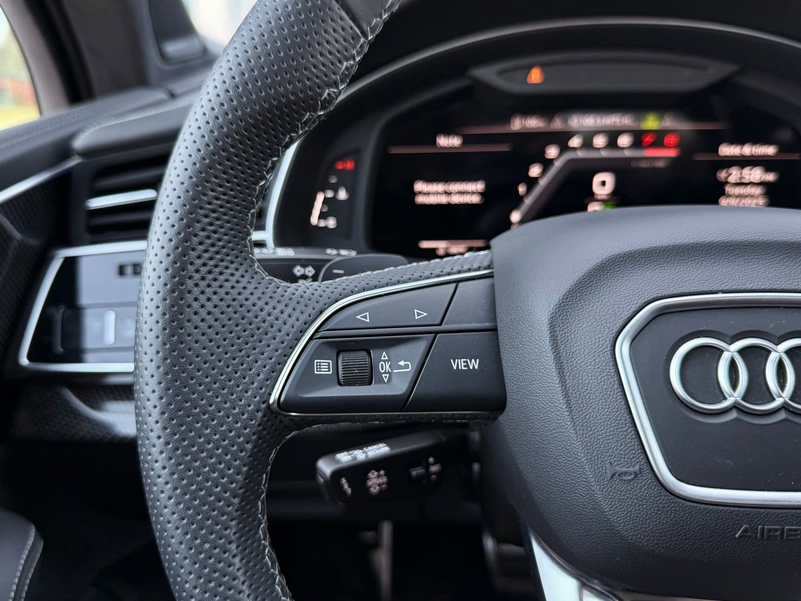 Used 2023 Audi SQ7 Prestige w/ Prestige Package image 54