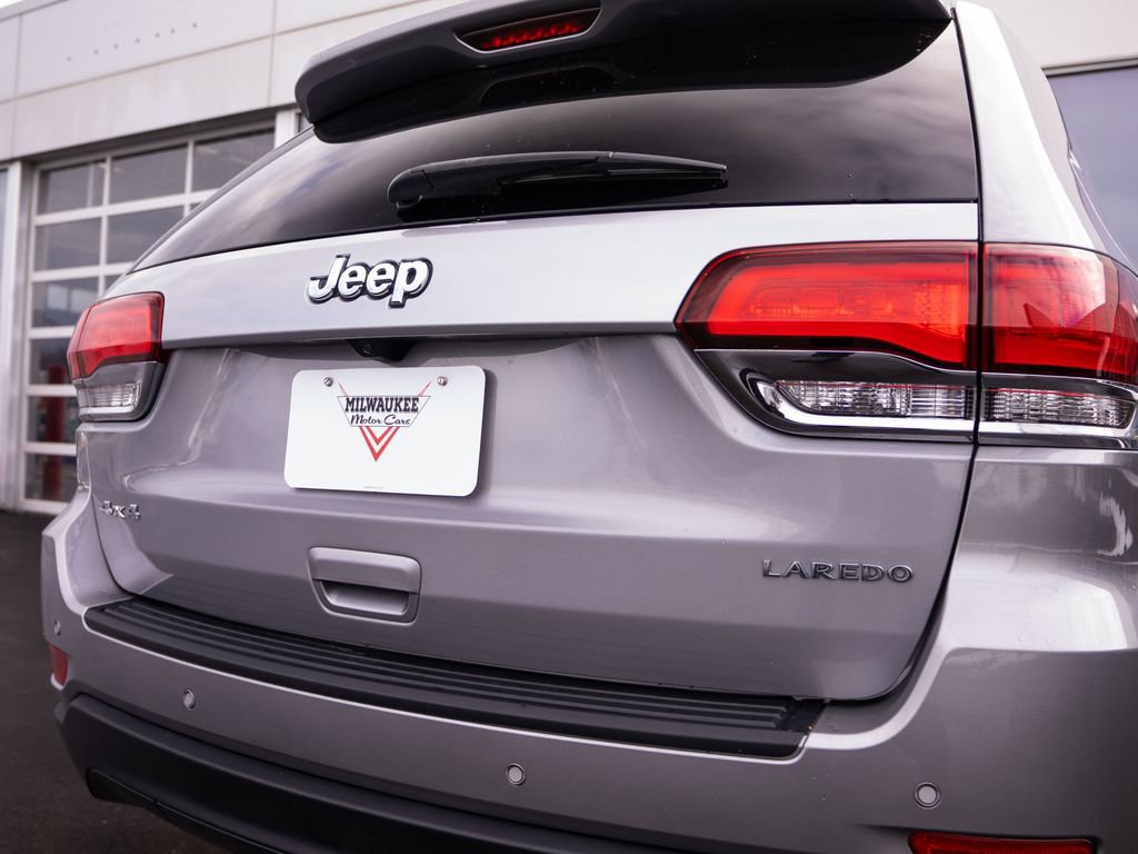 Used 2021 Jeep Grand Cherokee Laredo image 9