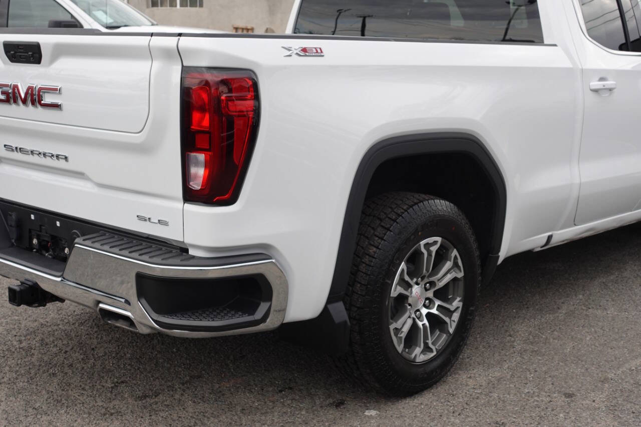 Used 2022 GMC Sierra 1500 SLE w/ X31 Off-Road Package AWD/4WD image 10