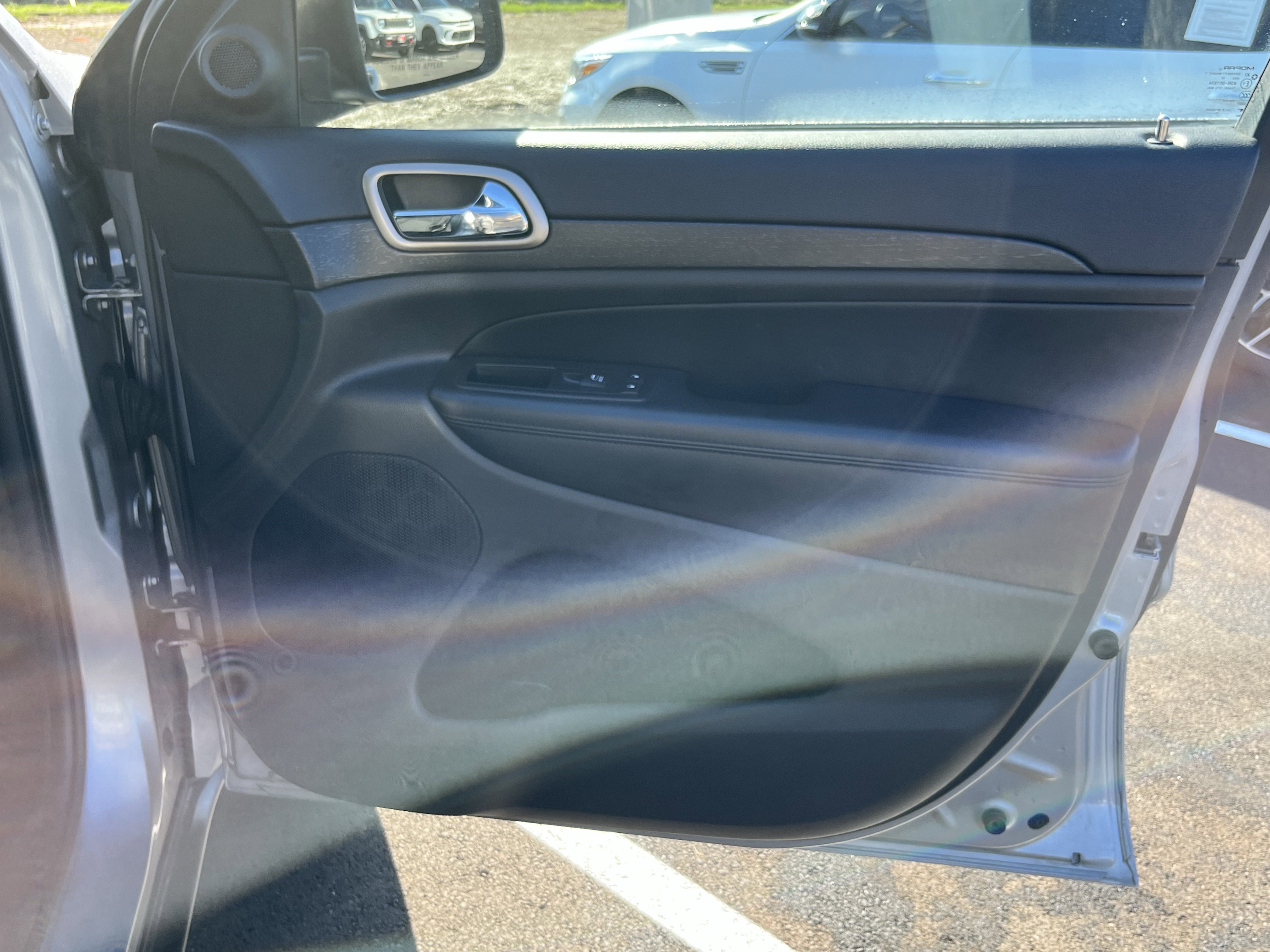 Used 2015 Jeep Grand Cherokee Laredo w/ Quick Order Package 23E image 18