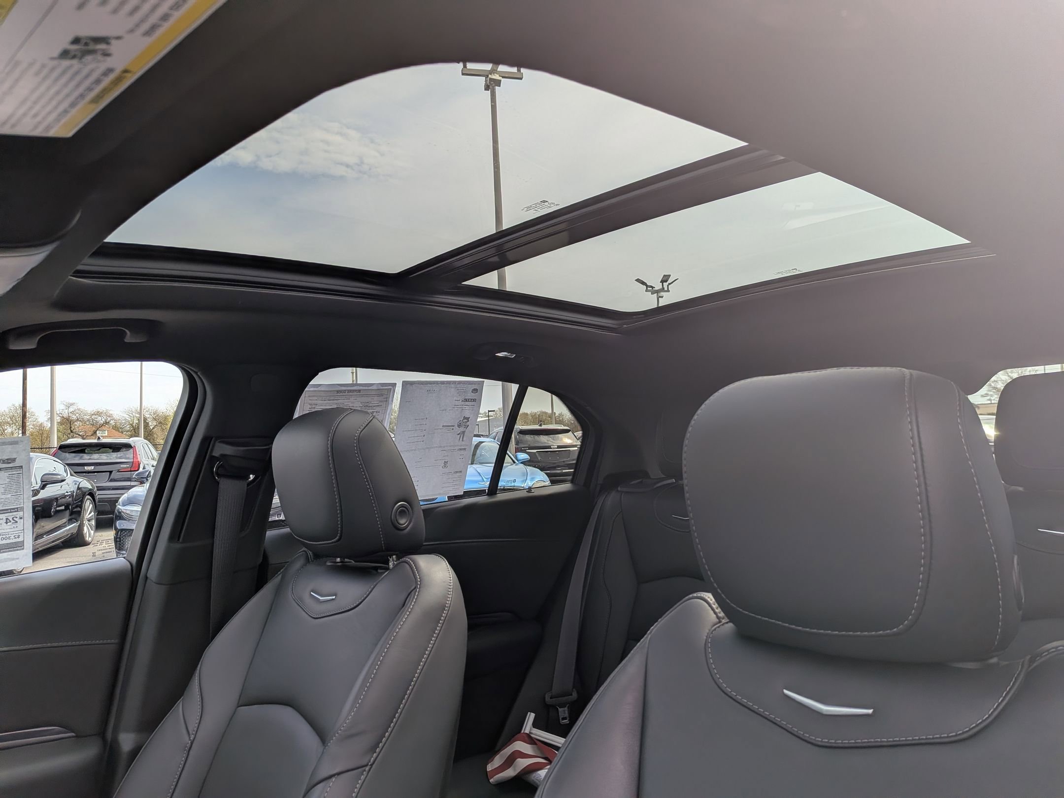 Certified 2023 Cadillac XT4 Luxury w/ Cold Weather Package AWD/4WD image 19