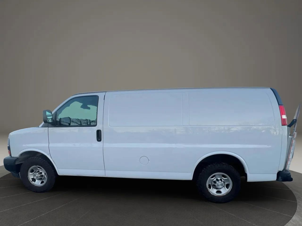 Used 2021 Chevrolet Express 3500 Regular Van 3D w/ Driver Convenience Package image 8