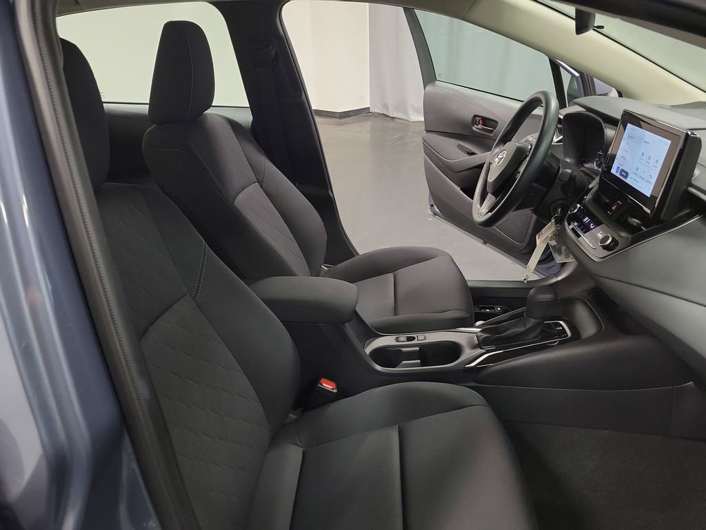 Used 2025 Toyota Corolla LE image 22