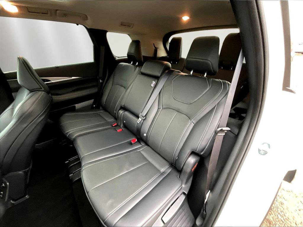 Used 2023 INFINITI QX60 Luxe w/ Performance Audio Package AWD/4WD image 22