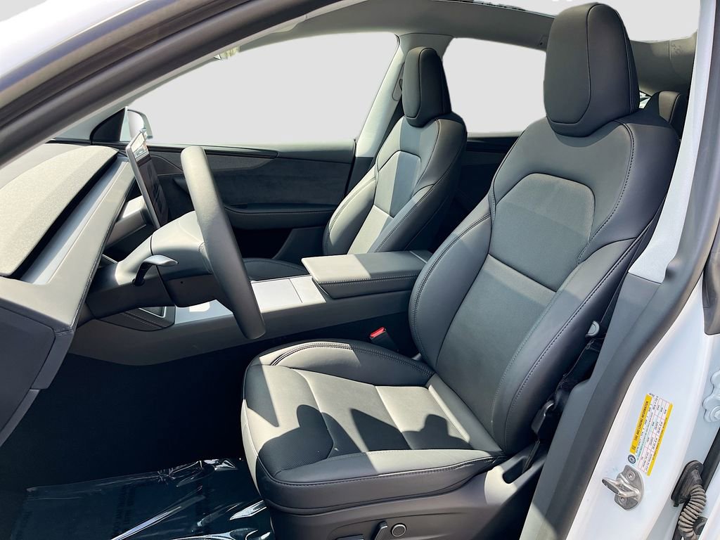 Used 2026 Tesla Model Y Long Range image 15
