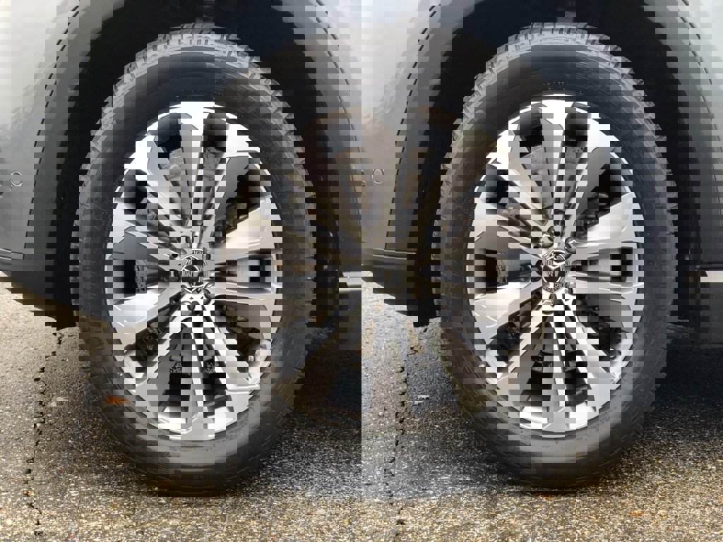 Used 2022 Mercedes-Benz GLE 350 4MATIC w/ Premium Package image 9