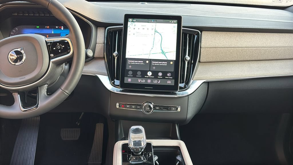 New 2026 Volvo XC90 T8 Plus w/ Protection Package AWD/4WD image 6