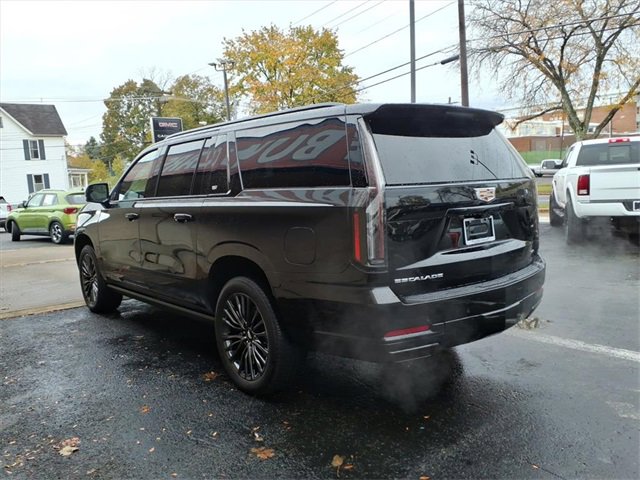 Used 2025 Cadillac Escalade ESV Sport Platinum image 7