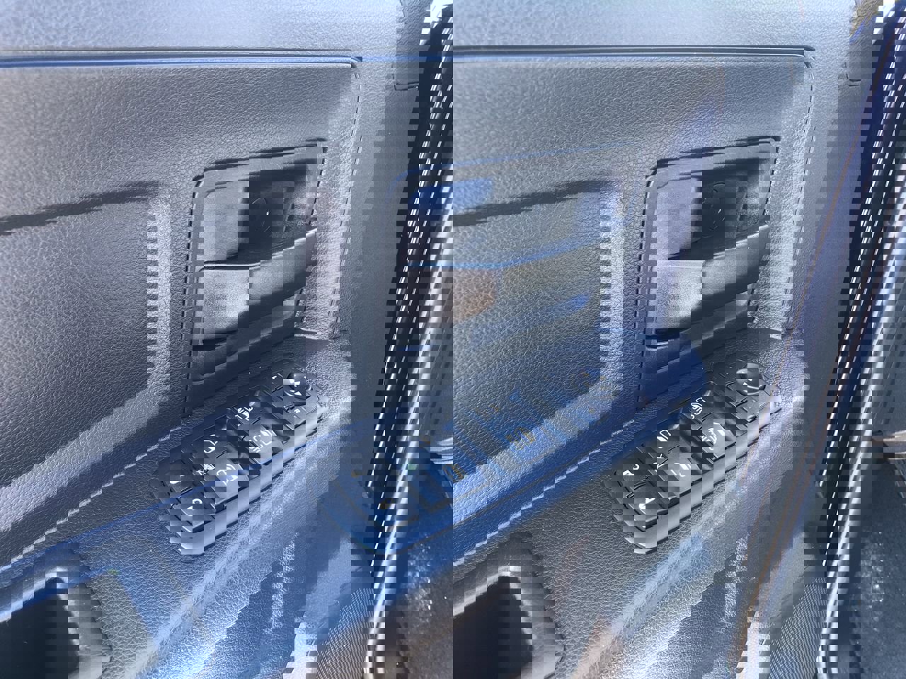 Used 2016 RAM 1500 Express image 12