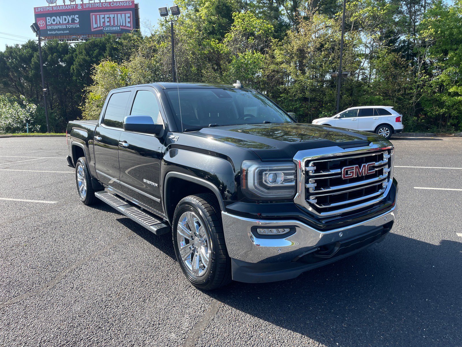 Used 2018 GMC Sierra 1500 SLT image 1