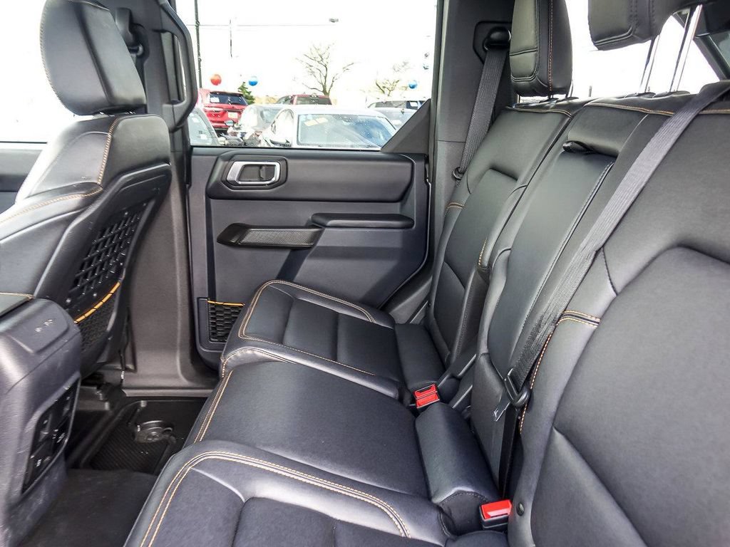 Used 2024 Ford Bronco Badlands w/ Sasquatch Package AWD/4WD image 11