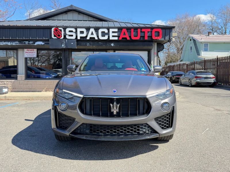 Used 2020 Maserati Levante GranSport image 2