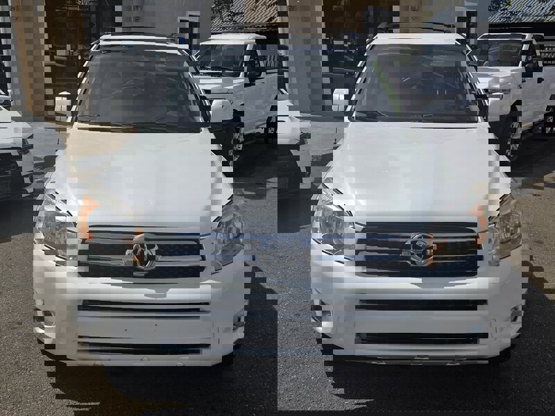 Used 2006 Toyota RAV4 Limited image 2