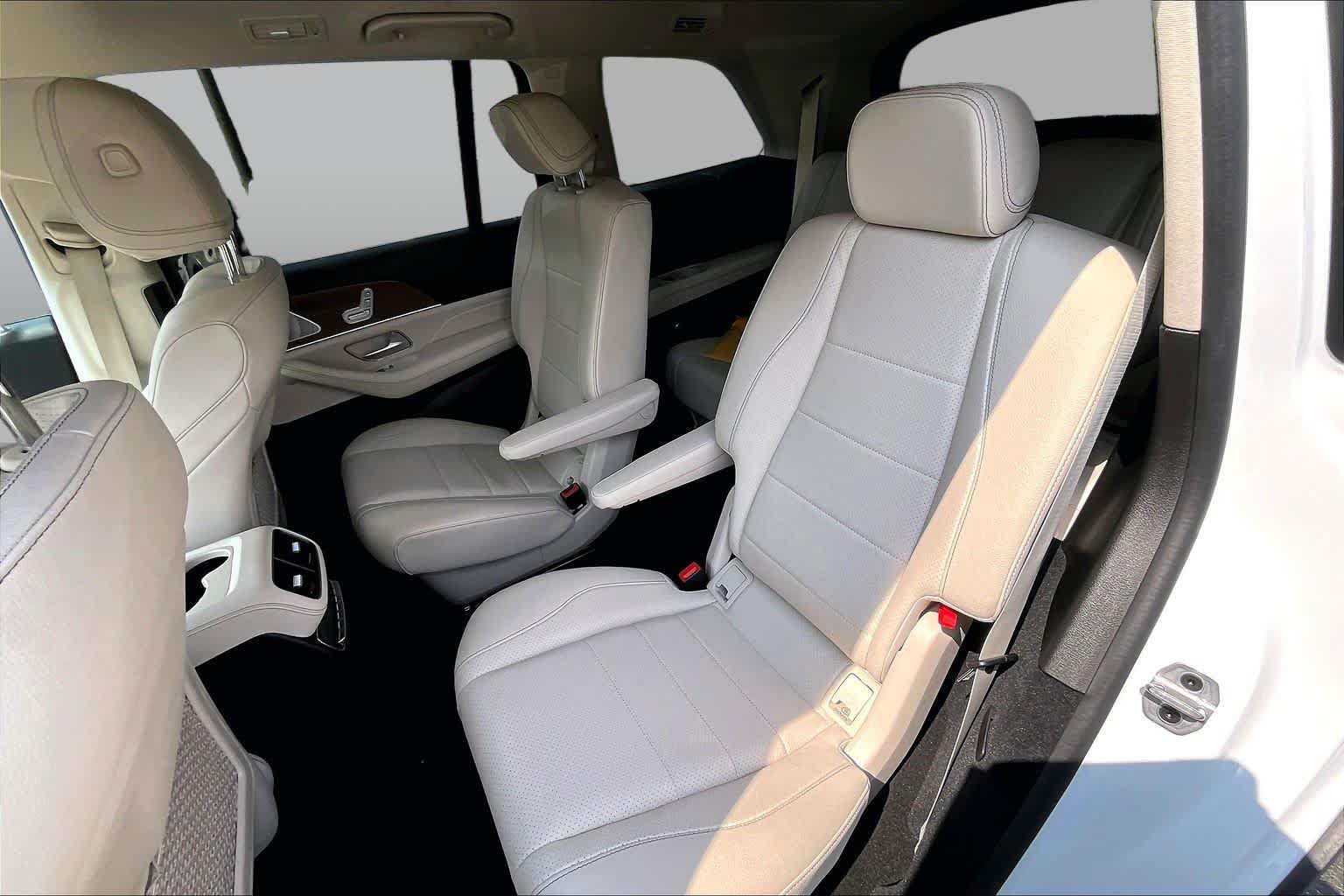 Used 2021 Mercedes-Benz GLS 450 4MATIC image 21
