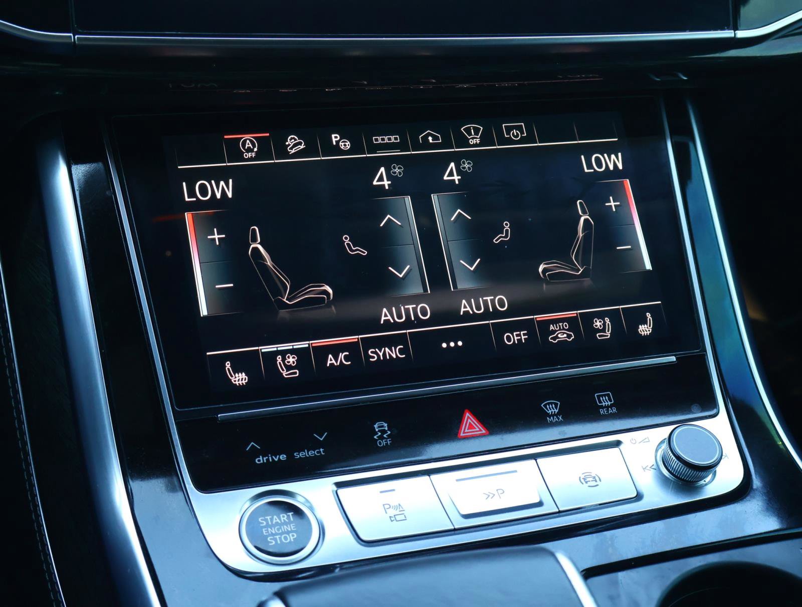 Used 2024 Audi Q8 Prestige w/ Prestige Package image 29