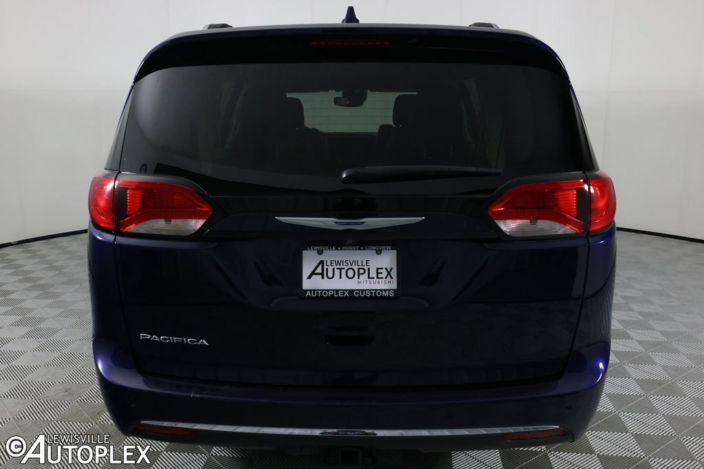 Used 2019 Chrysler Pacifica Touring-L Plus FWD image 6