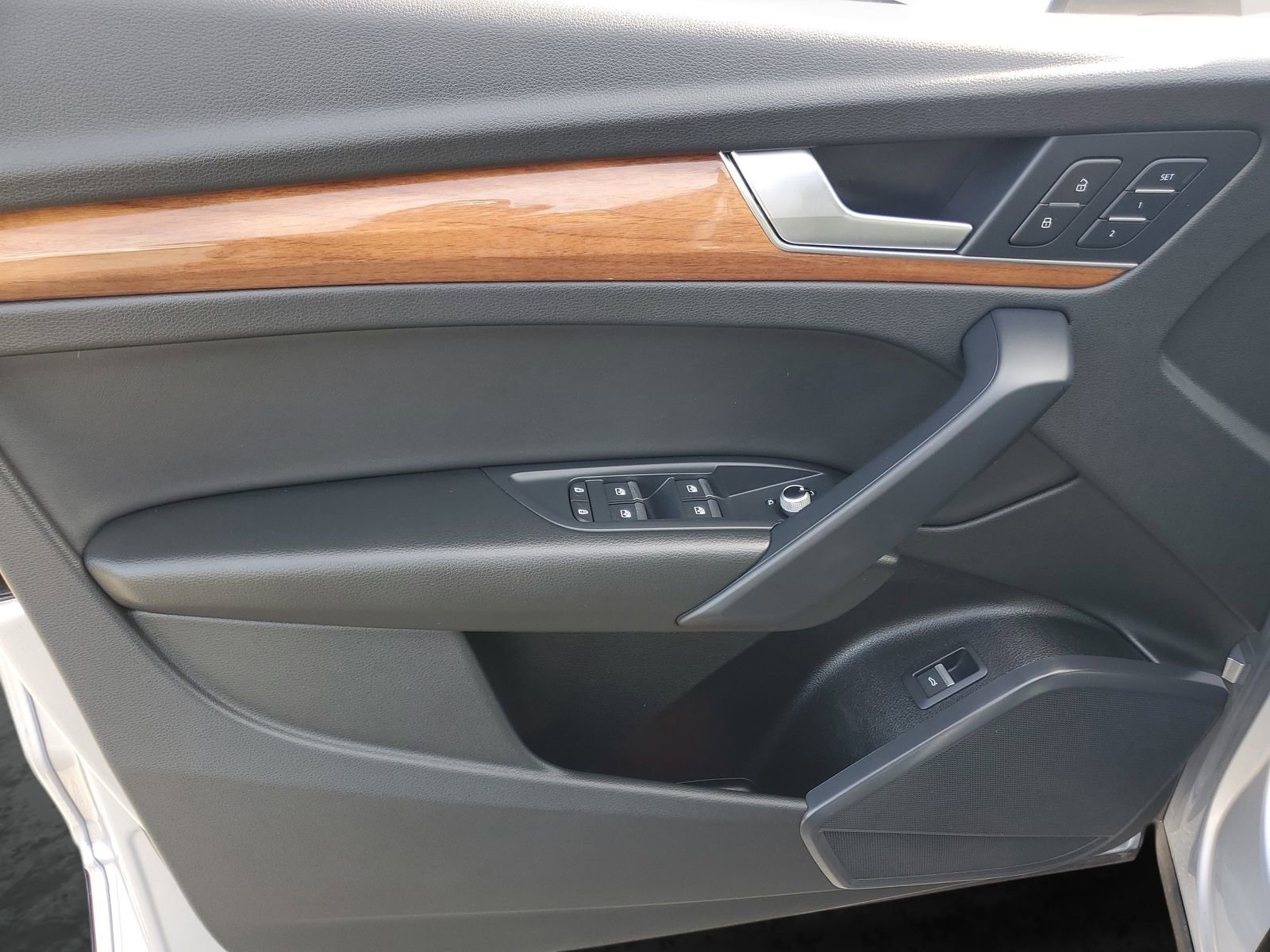 Used 2023 Audi Q5 2.0T Premium w/ Convenience Package image 20