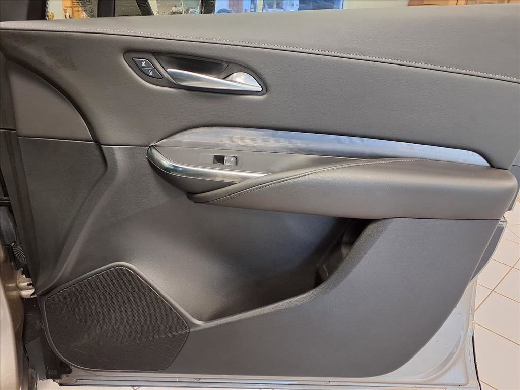 Certified 2025 Cadillac XT4 Premium Luxury image 12