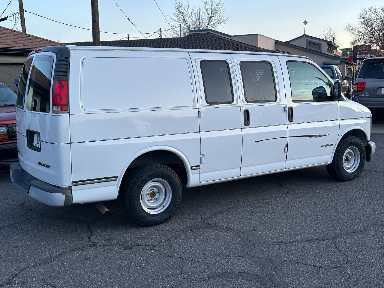 Used 2001 Chevrolet Express 1500 image 18