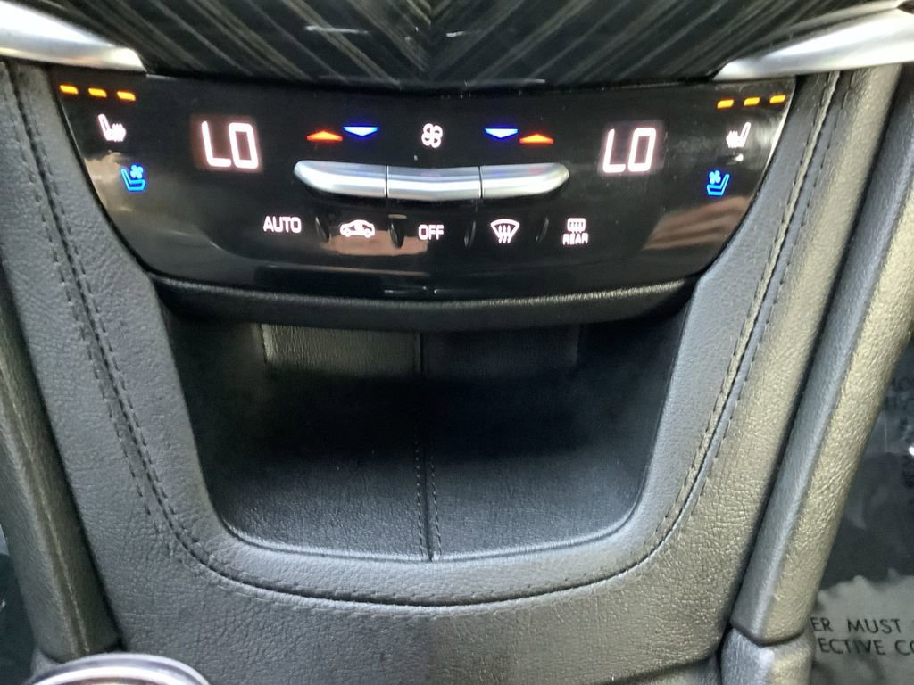 Used 2023 Cadillac XT6 Premium Luxury image 22