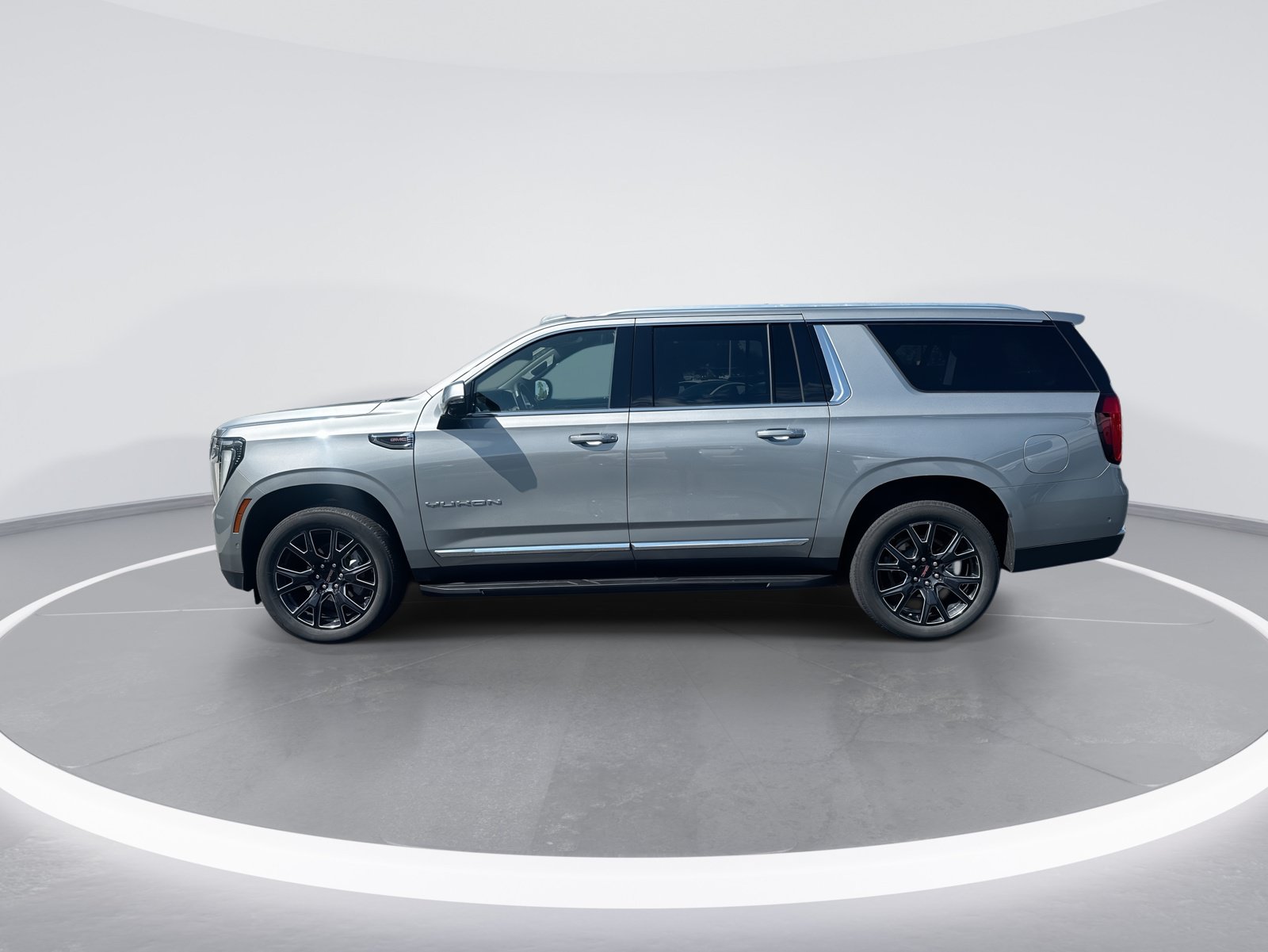 Used 2025 GMC Yukon XL Elevation AWD/4WD image 6