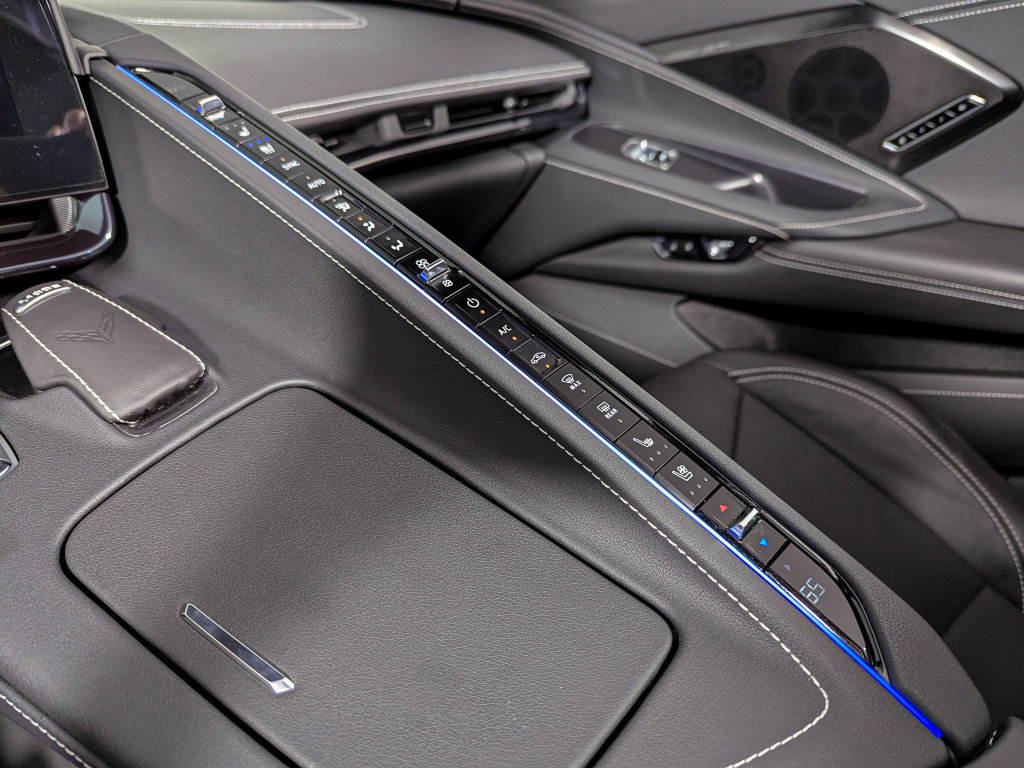Used 2024 Chevrolet Corvette Stingray Preferred Conv w/ Z51 Performance Package RWD image 35