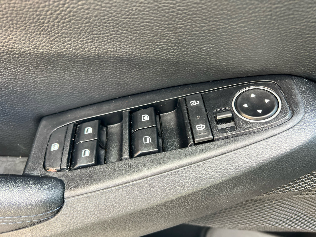 Used 2023 Kia Seltos Nightfall Edition image 7