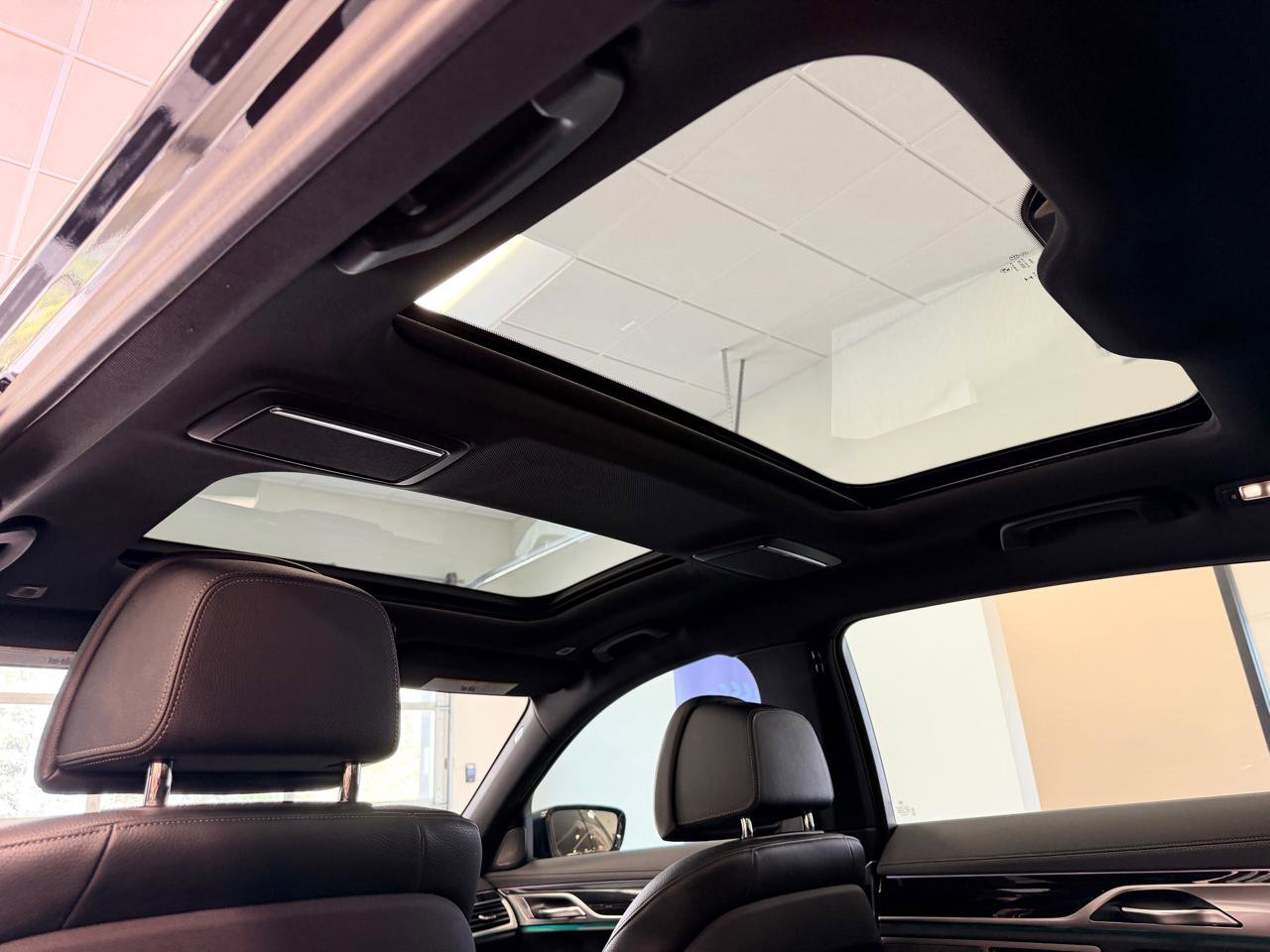 Used 2019 BMW 740i w/ M Sport Package RWD image 27