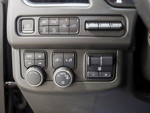 Used 2021 Chevrolet Suburban High Country w/ Premium Package image 16