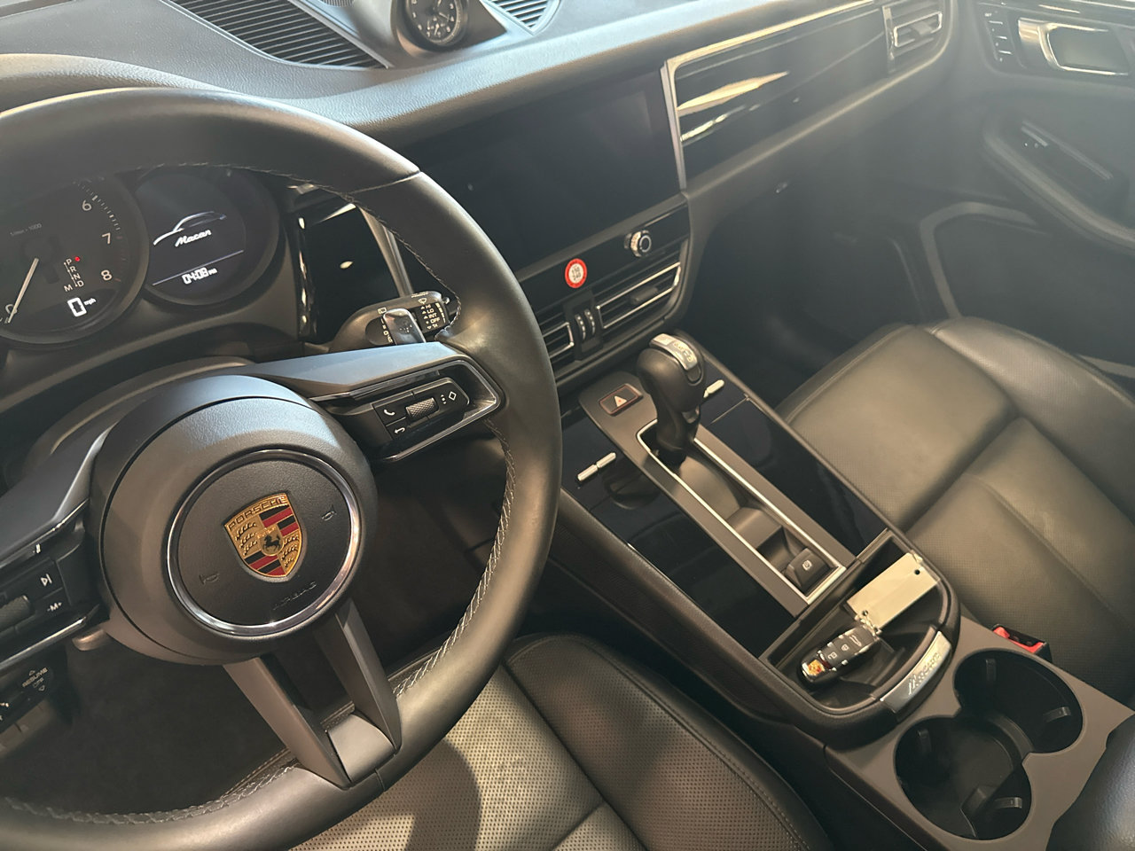 Used 2022 Porsche Macan Base image 15