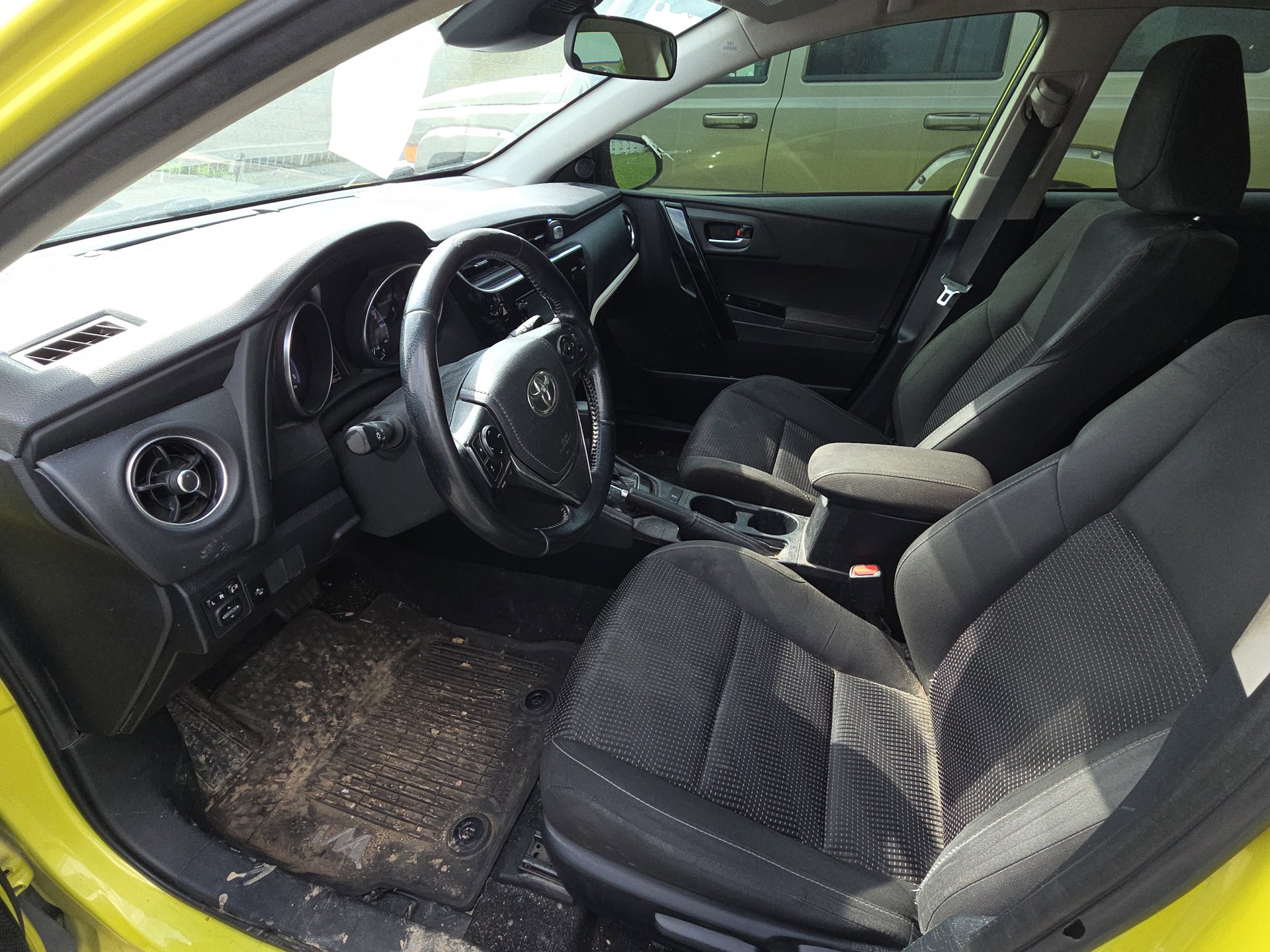 Used 2018 Toyota Corolla iM w/ All-Weather Mat Package FWD image 8