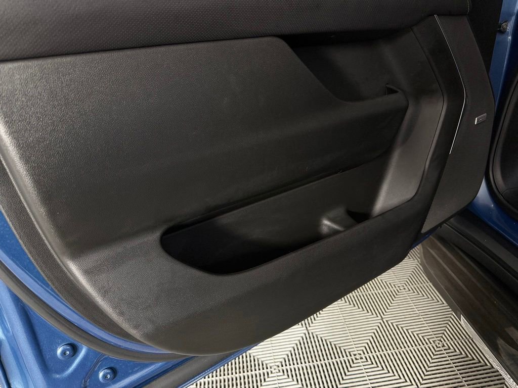 Used 2025 Chevrolet Suburban Premier RWD image 26
