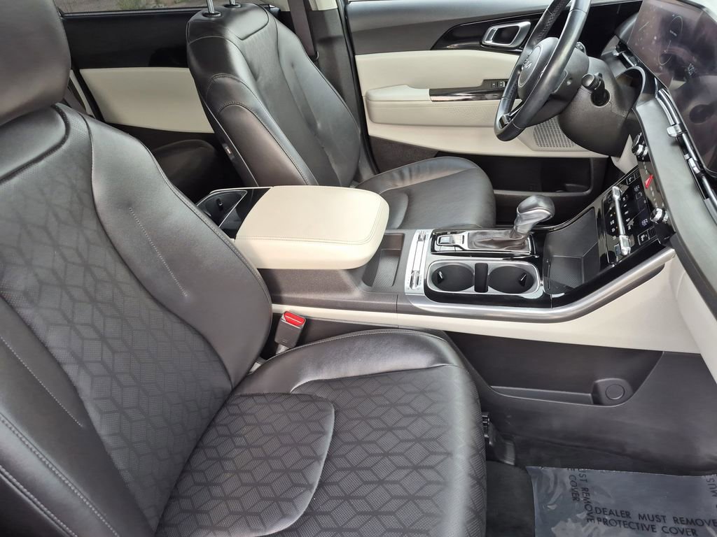 Certified 2023 Kia Carnival SX image 18