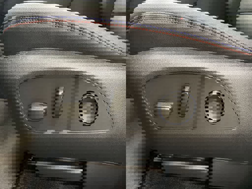 Used 2024 Chevrolet Equinox EV RS image 16