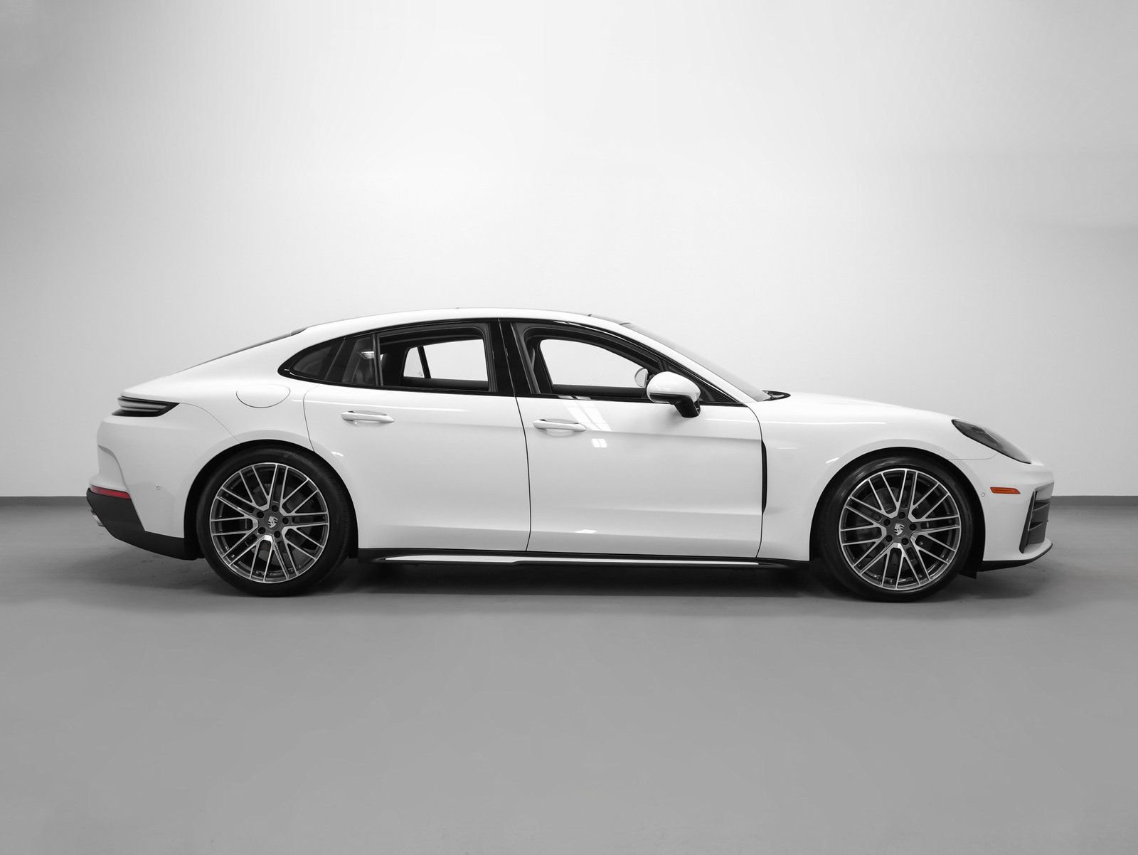 New 2026 Porsche Panamera 4 AWD/4WD image 13