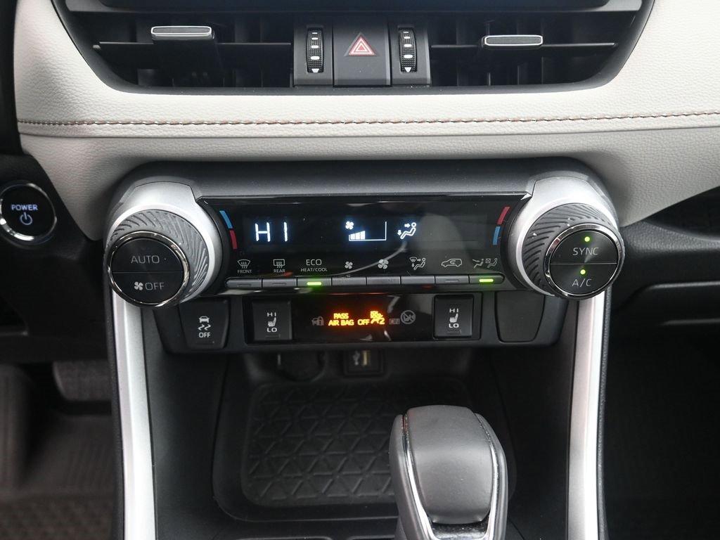 Used 2023 Toyota RAV4 XLE Premium image 12
