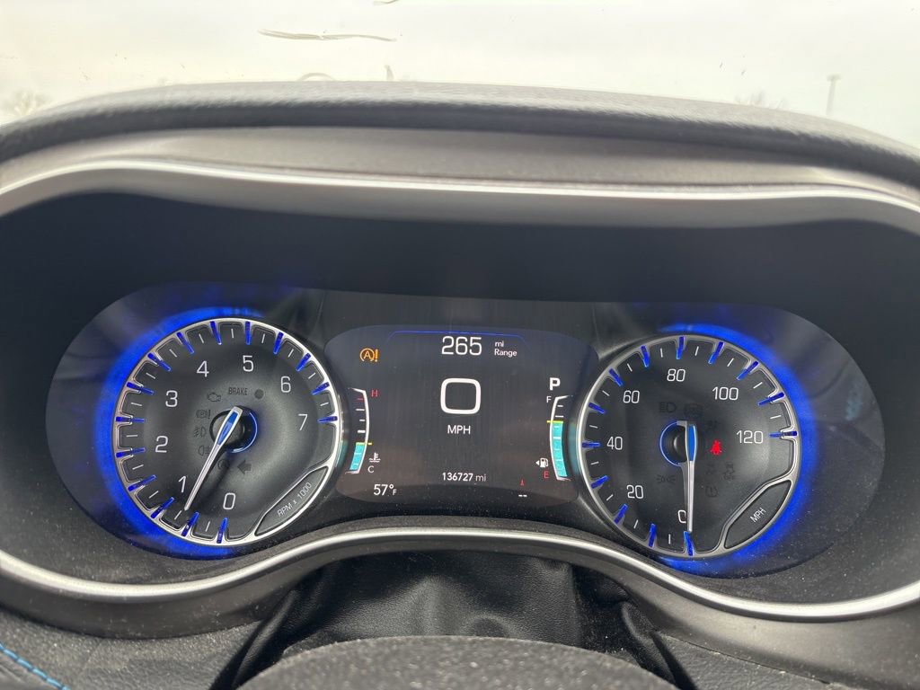 Used 2021 Chrysler Pacifica Touring-L image 27