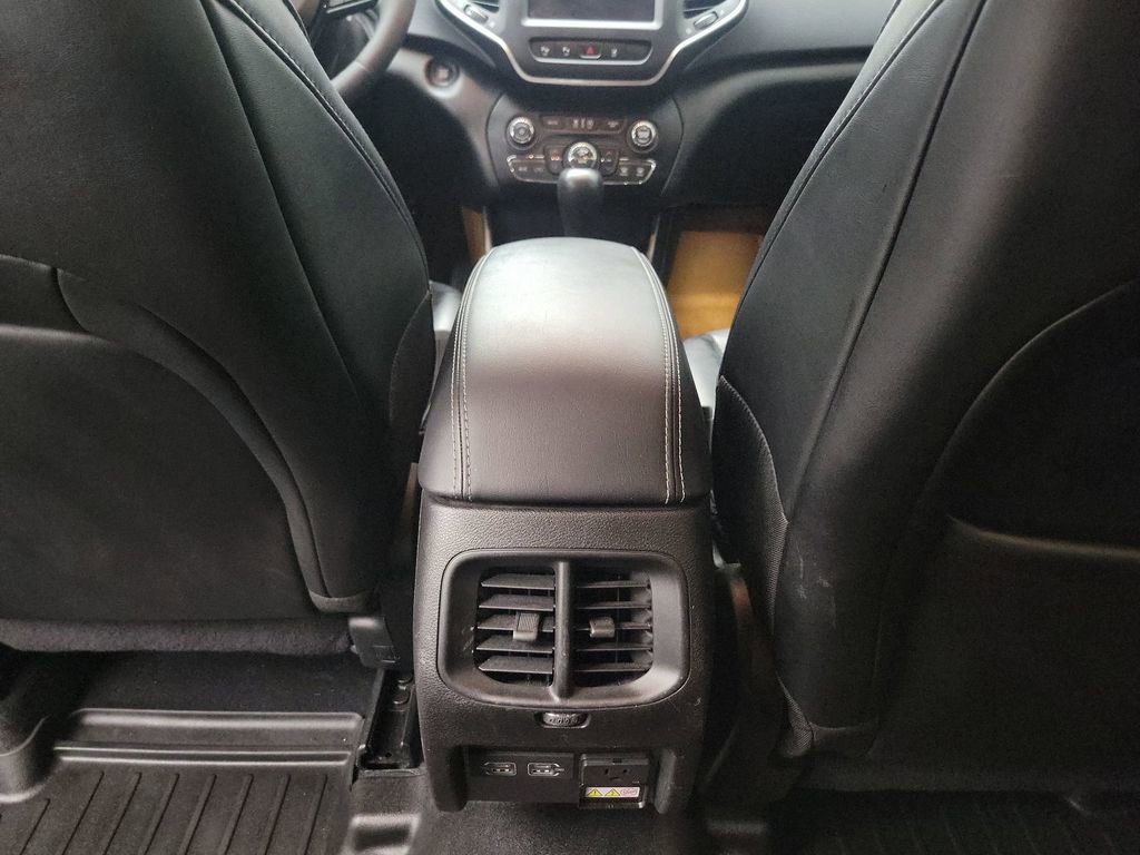 Used 2023 Jeep Cherokee Altitude Lux image 21